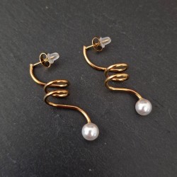 Brincos Aço Inox Espiral com Pérola - Dourado
