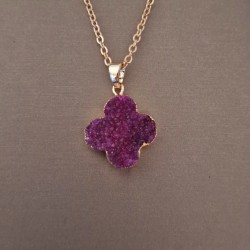 Colar Deluxe com Trevo Pedra Druzy Fuchsia - Dourado