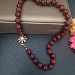 Colar Curto Pedras Castanhas com Flor