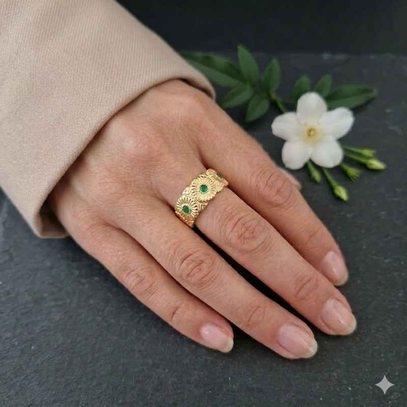 Kopie van Kopie van Kopie van Anel Aço Inox 3 Flores - Dourado (Tamanho 19)